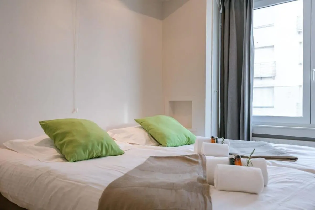 Huswell - Beautiful Seaview Apartment With Private Garage Ostend 0*,  Belgium