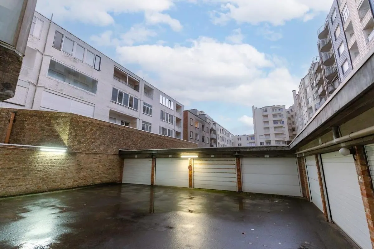 Huswell - Beautiful Seaview Apartment With Private Garage Ostend Belgium