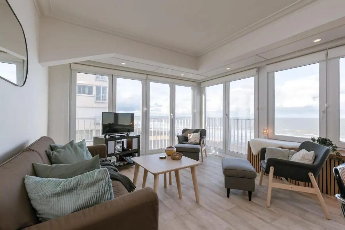 Huswell - Beautiful Seaview Apartment With Private Garage Ostend