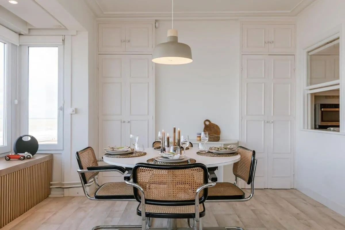 Huswell - Beautiful Seaview Apartment With Private Garage Ostend 0*,  Belgium