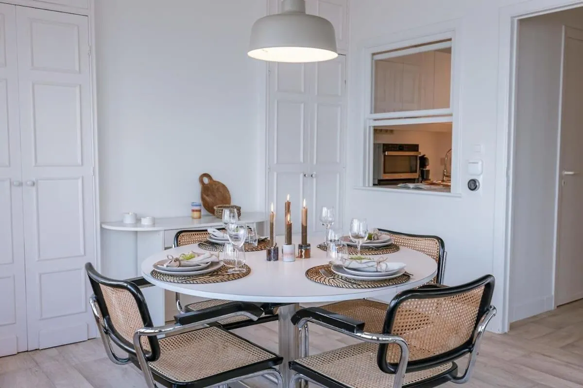Huswell - Beautiful Seaview Apartment With Private Garage Ostend Belgium