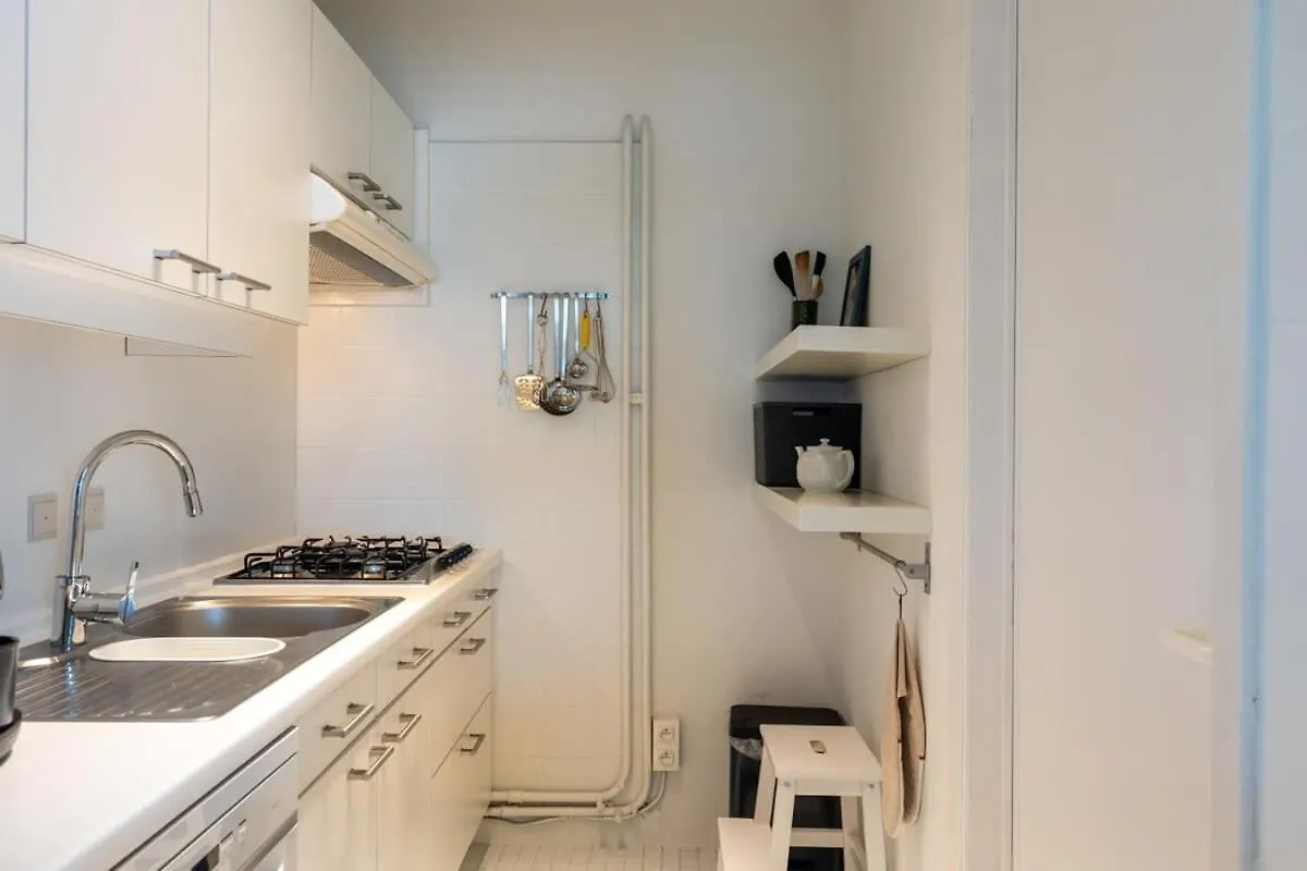 Huswell - Beautiful Seaview Apartment With Private Garage Ostend