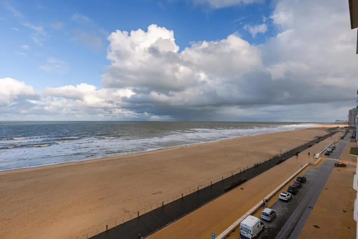 Huswell - Beautiful Seaview Apartment With Private Garage Ostend Belgium